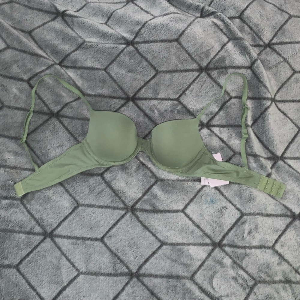NWT Auden T-shirt bra. 32A